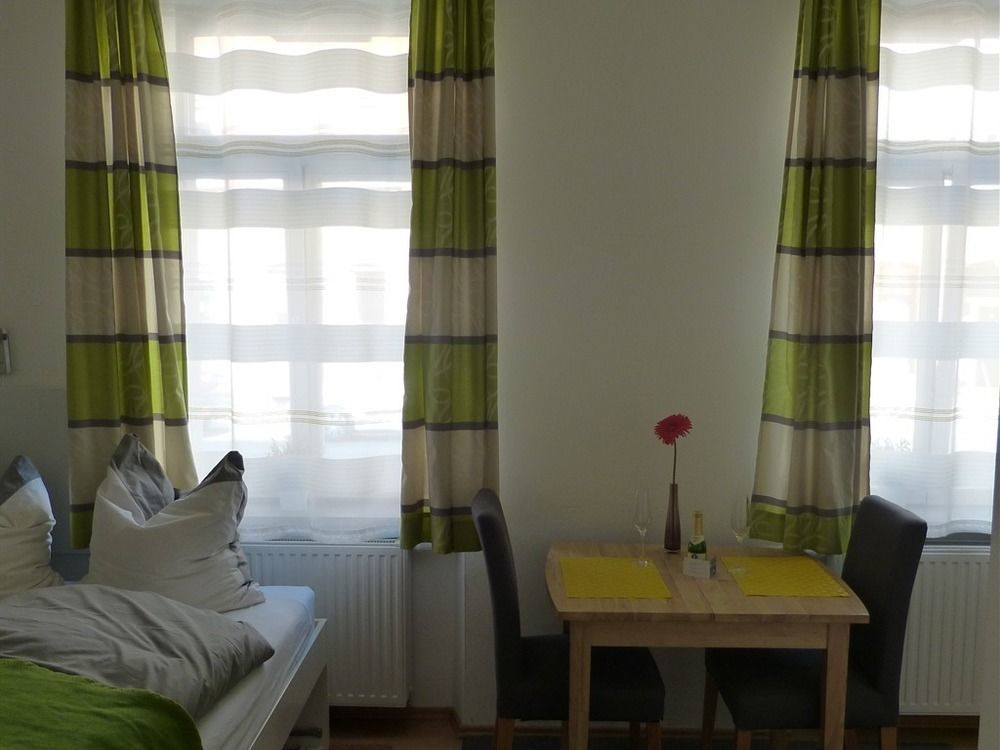 Apartmenthaus B34 แอร์ลังเงิน ภายนอก รูปภาพ